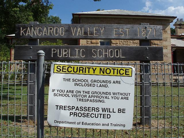 sign outside kangaroo valley school teaching children how not to spell