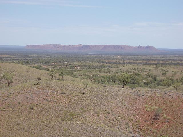 gosses bluff is the remains of a meteroite crater, it is a circle of rock 5km in diameter