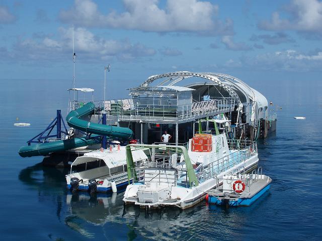 the Knuckle Reef diving pontoon, great barrier reef whitsundays
