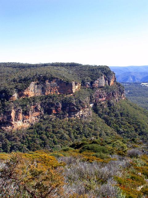 sandstone cliffs of the narrowneck plateau, katoomba, new south wales