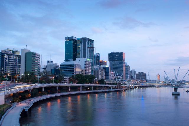 Brisbane CBD and the Kurilpa Bridge, a modern pedestrian and cycling bridge crossing the Brisbane River