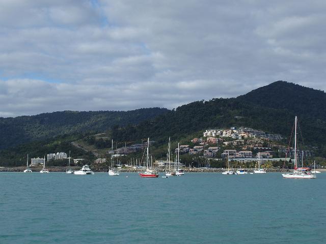 a view of airlie beach the gateway to the whitsundays