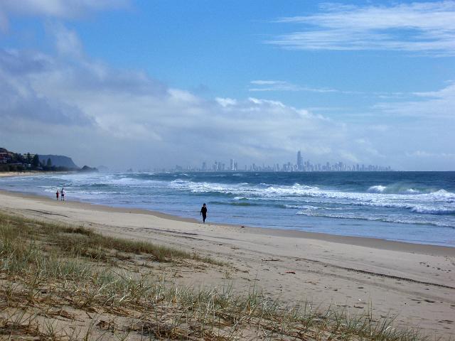 coolangatta beach looking north towards surfers paradise