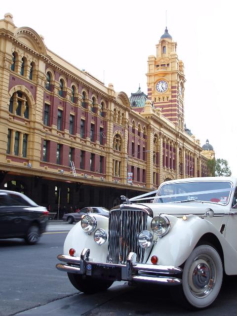 a grand facade, flinders street station